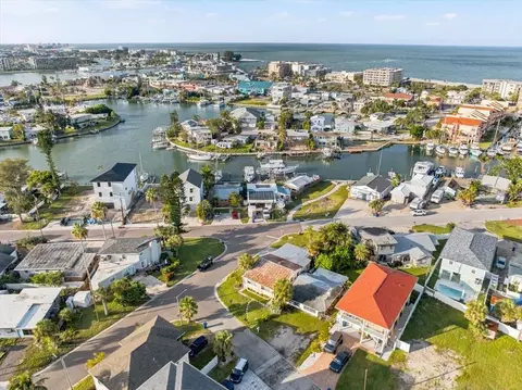View/Area - 13104 4th St E, Madeira Beach, FL 33708 photo 18 of 21