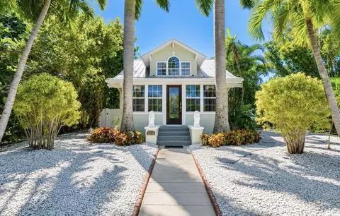 3310 E Maritana Dr, Saint Pete Beach, FL 33706