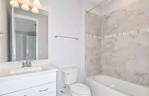 Bath - 9869 Trellis Vine Way, Parrish, FL 34219 photo 2 of 3