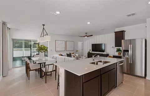 Kitchen - 16837 Harmony River Ln, Parrish, FL 34219 photo 3 of 4