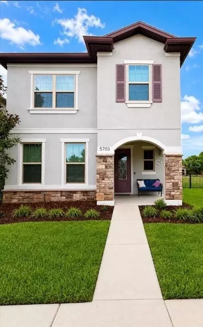 5703 Village Center Dr, Lithia, FL 33547