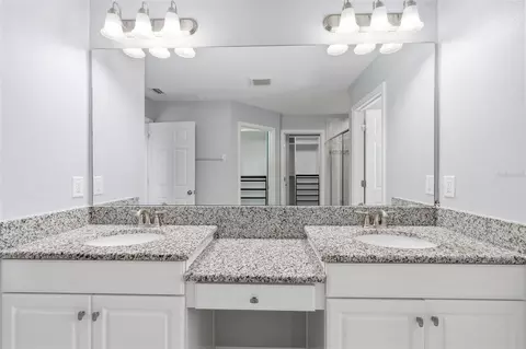 Bath - 18682 Malinche Loop, Spring Hill, FL 34610 photo 3 of 4