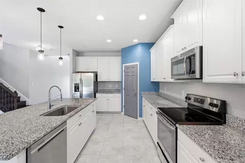 Kitchen - 18682 Malinche Loop, Spring Hill, FL 34610 photo 2 of 3