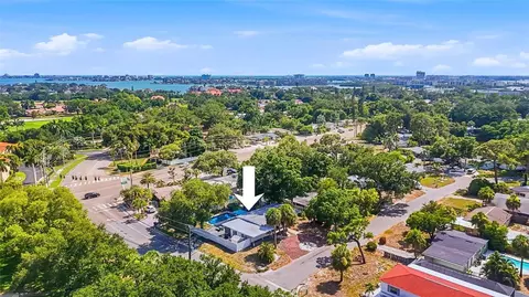 6400 Pelican Dr S, Saint Petersburg, FL 33707