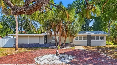 6400 Pelican Dr S, Saint Petersburg, FL 33707