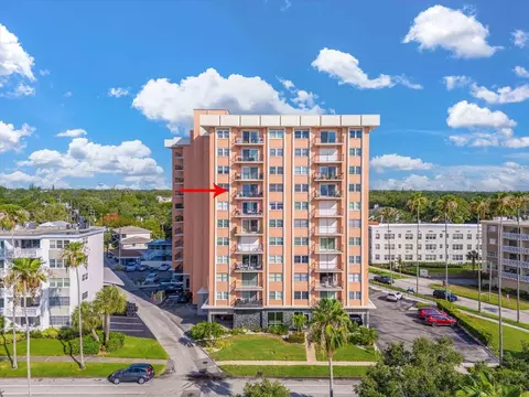 1120 N Shore Dr NE #802, Saint Petersburg, FL 33701