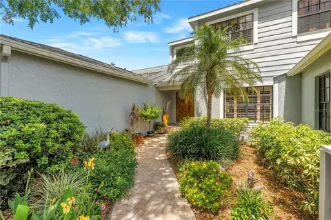 990 San Carlos Ct NE, Saint Petersburg, FL 33702