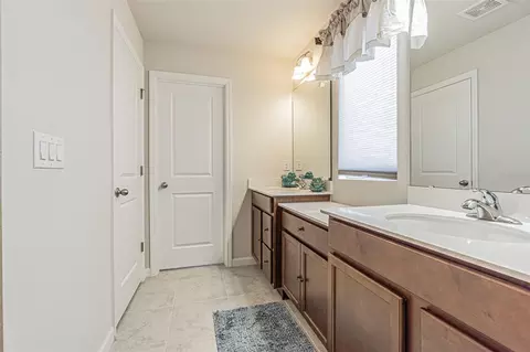 Bath - 11904 Thorncrest Dr, Spring Hill, FL 34610 photo 2 of 4