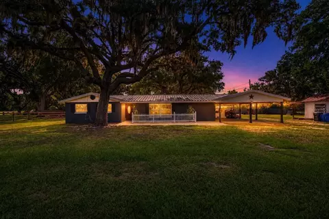 5702 Tindale Rd, Plant City, FL 33565