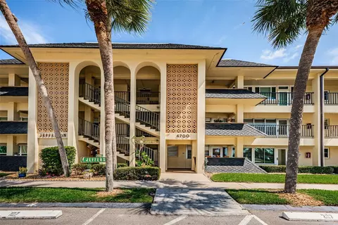 4700 Cove Cir #208, Saint Petersburg, FL 33708