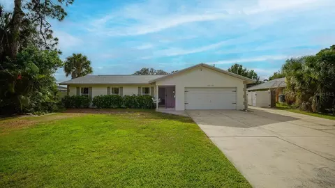 5218 Venetian Blvd NE, Saint Petersburg, FL 33703
