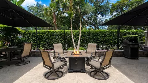 233 Stallion Ln, River Ranch, FL 33867