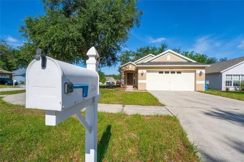 519 Summer Sails Dr, Valrico, FL 33594