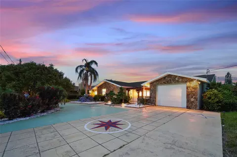 8542 Betty St, Port Richey, FL 34668