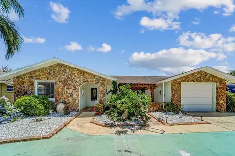 8542 Betty St, Port Richey, FL 34668