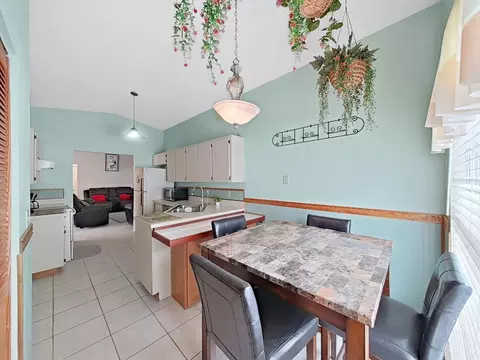 Dining - 726 Stillview Cir, Brandon, FL 33510 photo 2 of 3