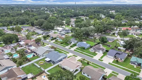 View/Area - 726 Stillview Cir, Brandon, FL 33510 photo 6 of 13