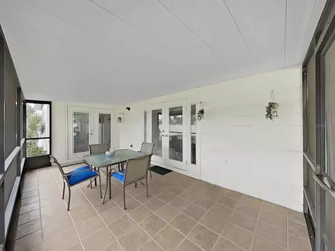 Exterior - 726 Stillview Cir, Brandon, FL 33510 photo 6 of 10