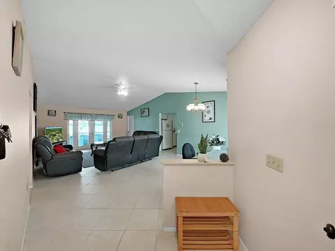 Entry Way - 726 Stillview Cir, Brandon, FL 33510 photo 3 of 3