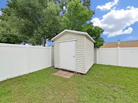 Exterior - 726 Stillview Cir, Brandon, FL 33510 photo 9 of 10