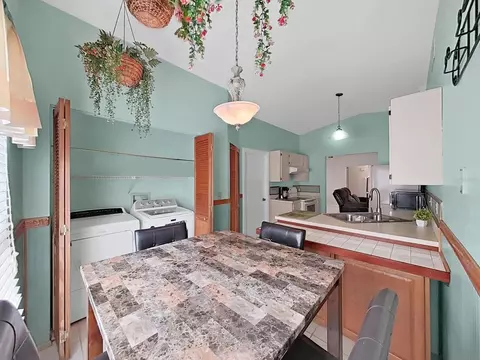 Dining - 726 Stillview Cir, Brandon, FL 33510 photo 3 of 3
