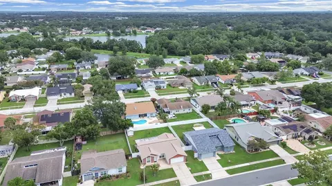 View/Area - 726 Stillview Cir, Brandon, FL 33510 photo 4 of 13