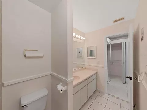 Bath - 726 Stillview Cir, Brandon, FL 33510 photo 5 of 5