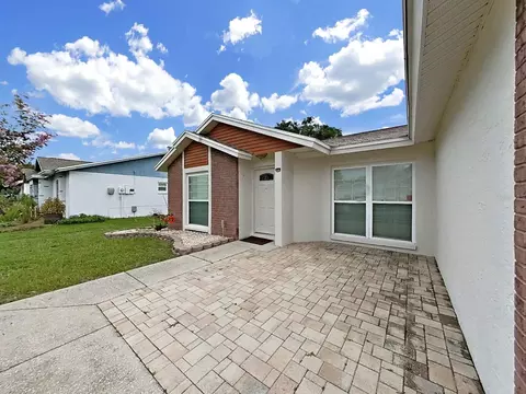 Exterior - 726 Stillview Cir, Brandon, FL 33510 photo 4 of 10