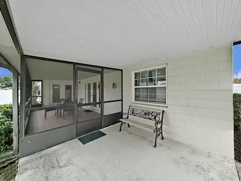 Exterior - 726 Stillview Cir, Brandon, FL 33510 photo 8 of 10