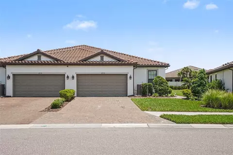 10930 Wendover Dr, Palmetto, FL 34221