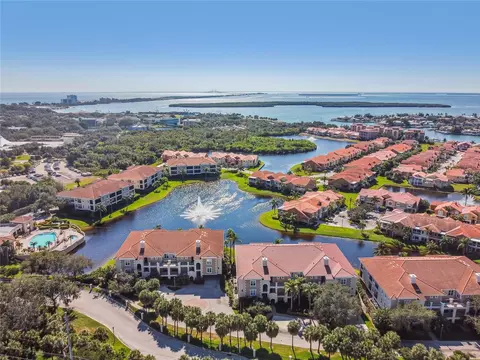 18 Franklin Ct S #D, Saint Petersburg, FL 33711