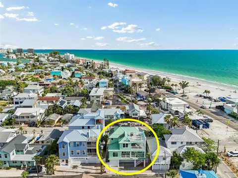 111 91st Ave, Treasure Island, FL 33706