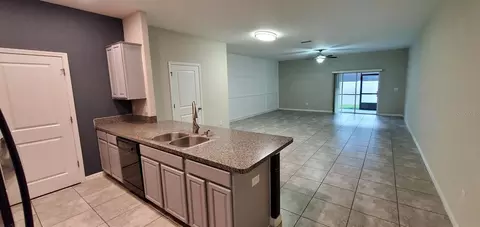 Living - 10422 Lake Montauk Dr, Riverview, FL 33578 photo 2 of 5
