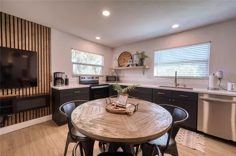 Kitchen - 5310 Jim Davis Rd, Parrish, FL 34219 photo 4 of 5