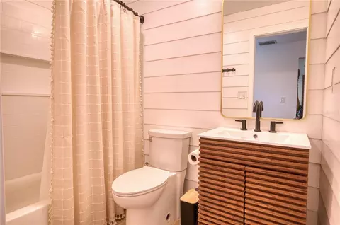 Bath - 5310 Jim Davis Rd, Parrish, FL 34219 photo 5 of 5