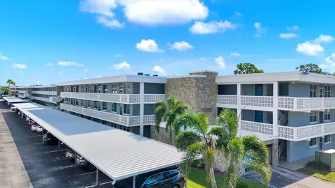 4715 Bay St NE #126, Saint Petersburg, FL 33703