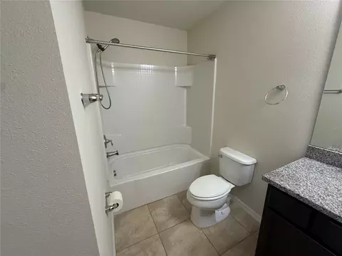 Bath - 9154 Hillcroft Dr, Riverview, FL 33578 photo 6 of 8