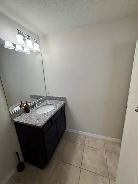 Bath - 9154 Hillcroft Dr, Riverview, FL 33578 photo 7 of 8