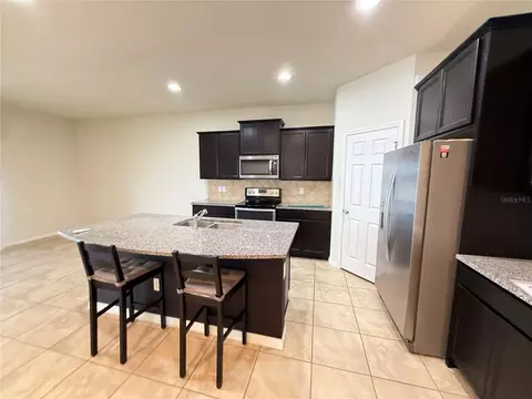Kitchen - 9154 Hillcroft Dr, Riverview, FL 33578 photo 2 of 8