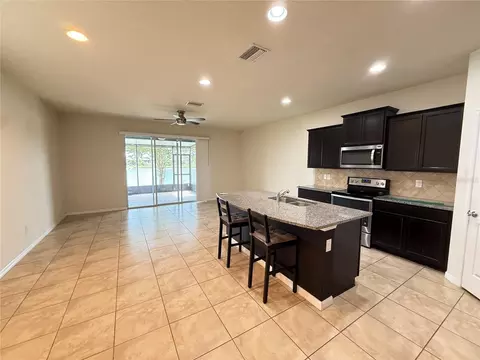 Kitchen - 9154 Hillcroft Dr, Riverview, FL 33578 photo 1 of 8