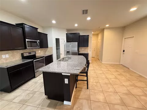 Kitchen - 9154 Hillcroft Dr, Riverview, FL 33578 photo 4 of 8