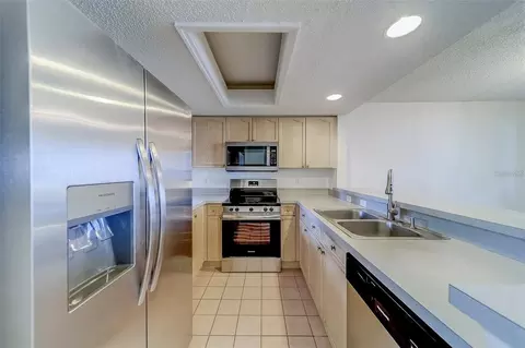 Kitchen - 9209 Jakes Path, Largo, FL 33771 photo 2 of 6