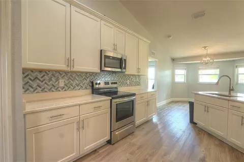 Kitchen - 110 Plum Ave, Frostproof, FL 33843 photo 4 of 5