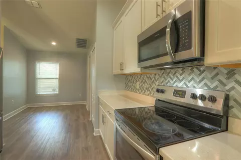 Kitchen - 110 Plum Ave, Frostproof, FL 33843 photo 3 of 5
