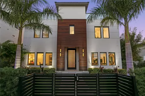 103 5th Ave N, Saint Petersburg, FL 33701
