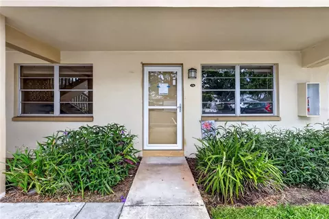 951 79th Ave N #115, Saint Petersburg, FL 33702