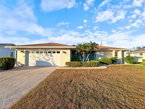 703 Ojai Ave, Sun City Center, FL 33573
