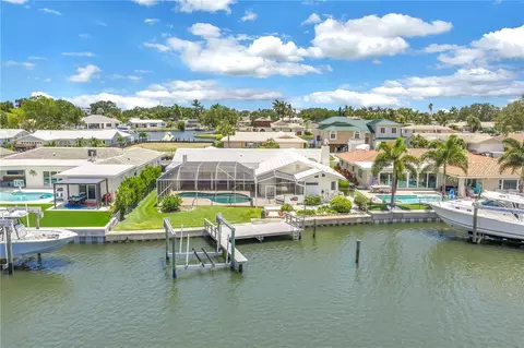 2067 Massachusetts Ave NE, Saint Petersburg, FL 33703