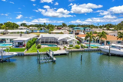 2067 Massachusetts Ave NE, Saint Petersburg, FL 33703