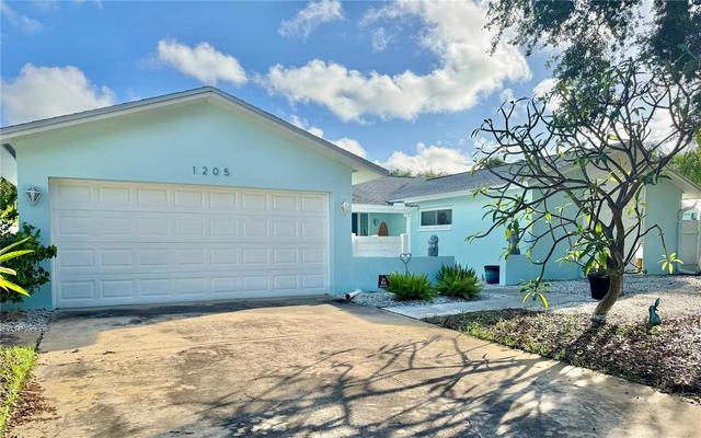 1205 79th St S, Saint Petersburg, FL 33707